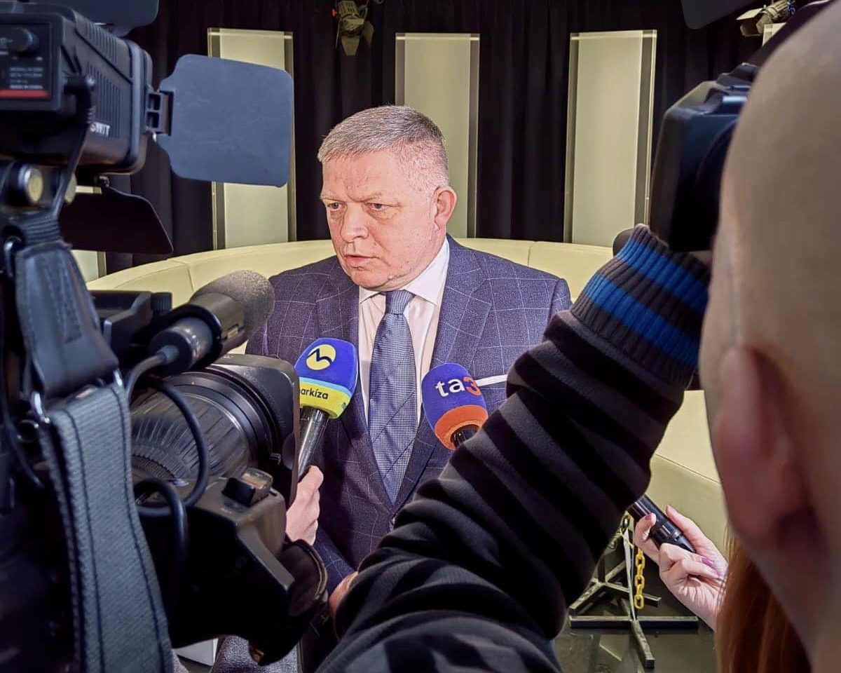 Slovaški premier Fico ogroža delovanje pravne države 