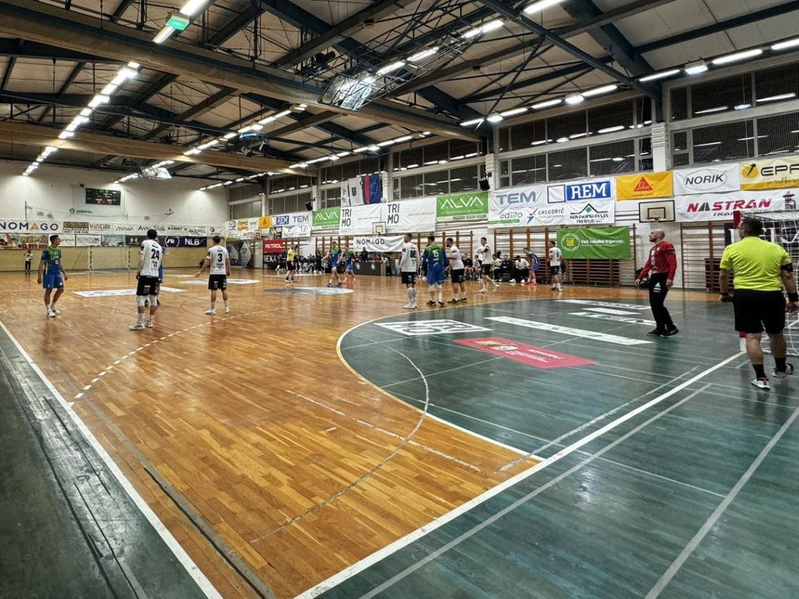 Rokometaši so začeli na polno