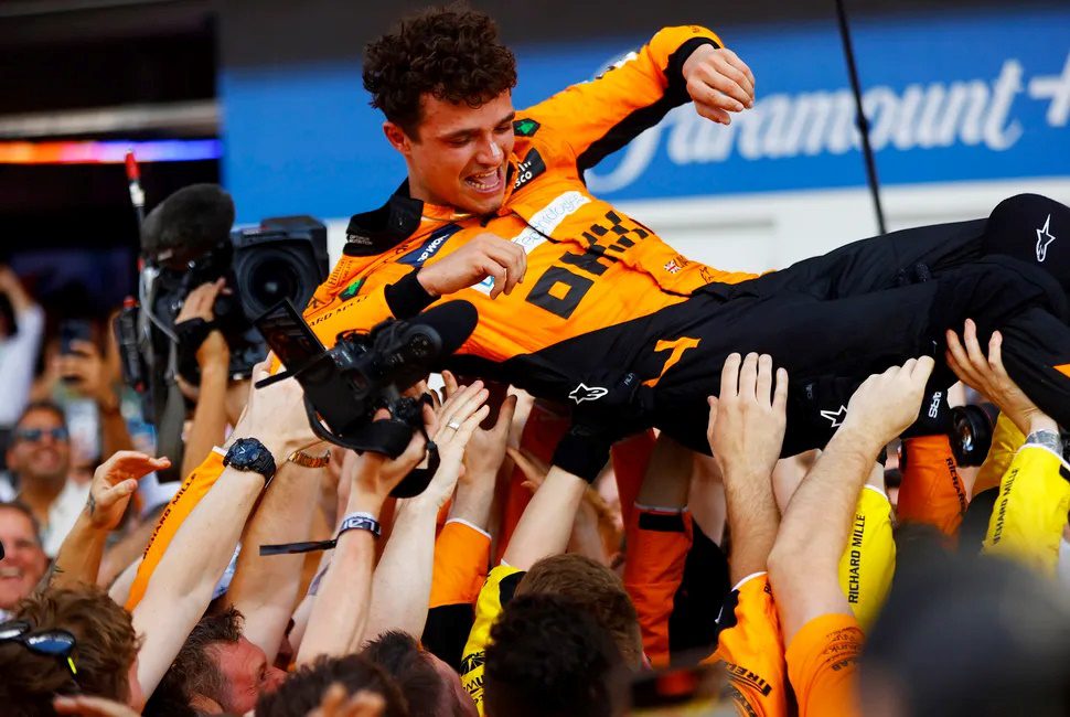 Prva zmaga Landa Norrisa, McLaren hitrejši od Red Bulla 1 Prva zmaga Landa Norrisa, McLaren hitrejši od Red Bulla