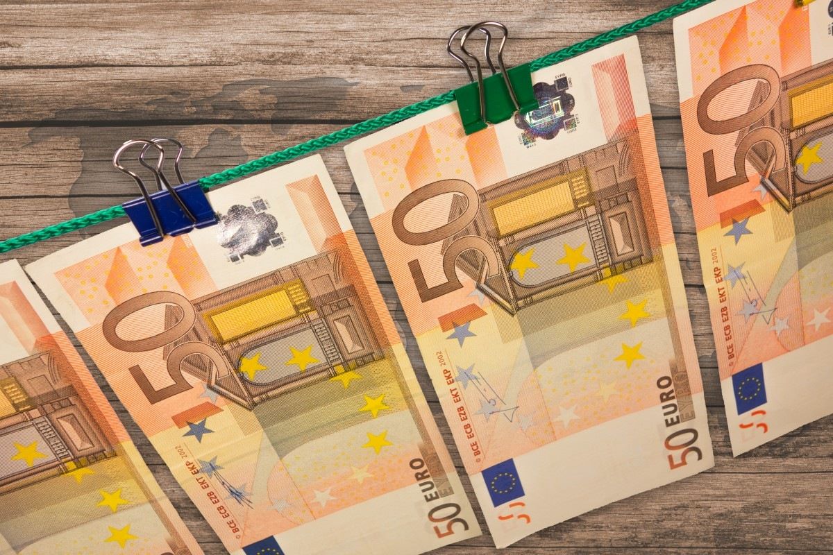 Zaplenili so za 48 milijonov evrov lažnih bankovcev
