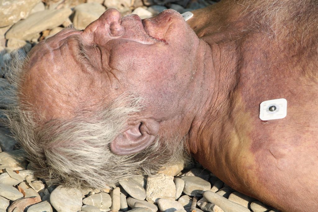 Še vedno ni znano, kdo je umrl na plaži pri Strunjanu