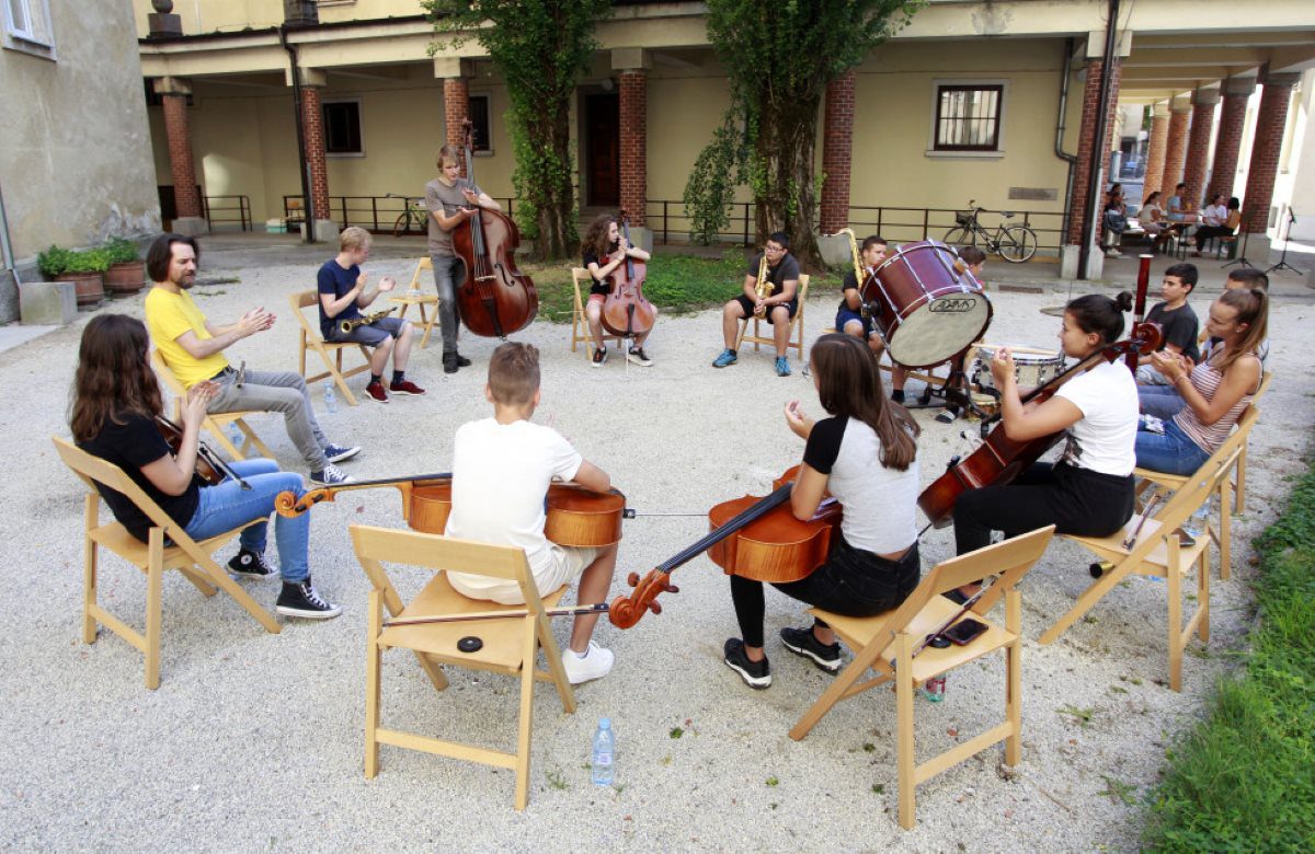 Slovenija podpira mlade glasbenike in muzikal Otrok miru 1 Slovenija podpira mlade glasbenike in muzikal Otrok miru