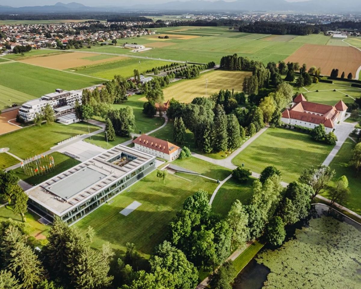 IT Tour 2025 bo digitalni turistični posvet na DST