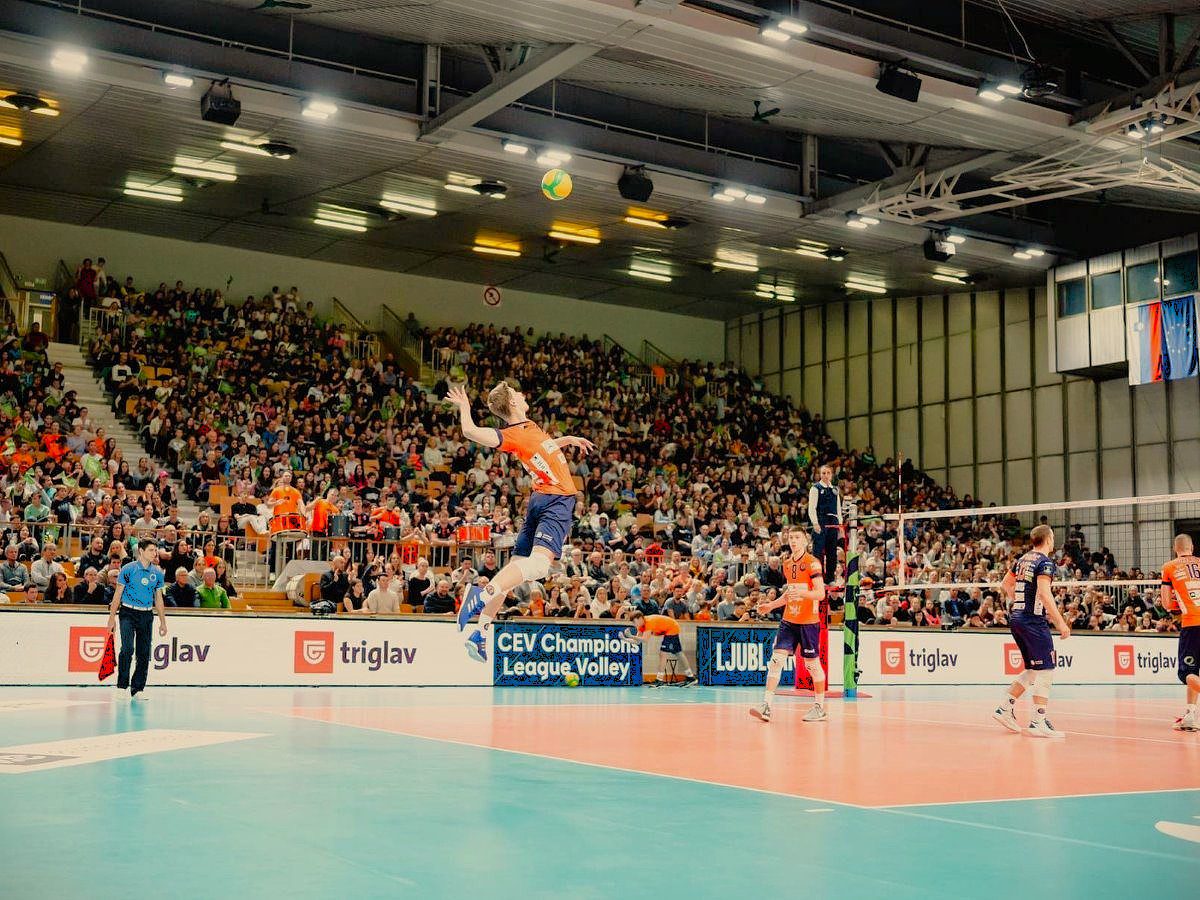 Začetek sezone za odbojkarje doma in za ACH Volley v tujini