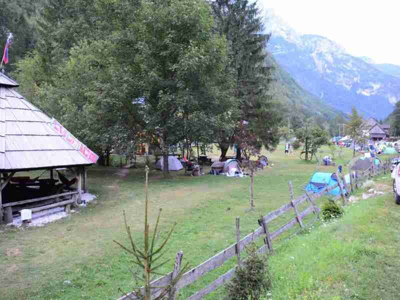 Počutite se doma v objemu gora v dolina Soče kampu 2 dolina soce kamp 1