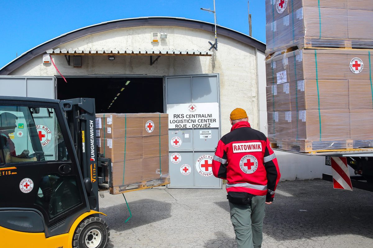 Rdeči križ Slovenije ljudem pomaga že 160 let