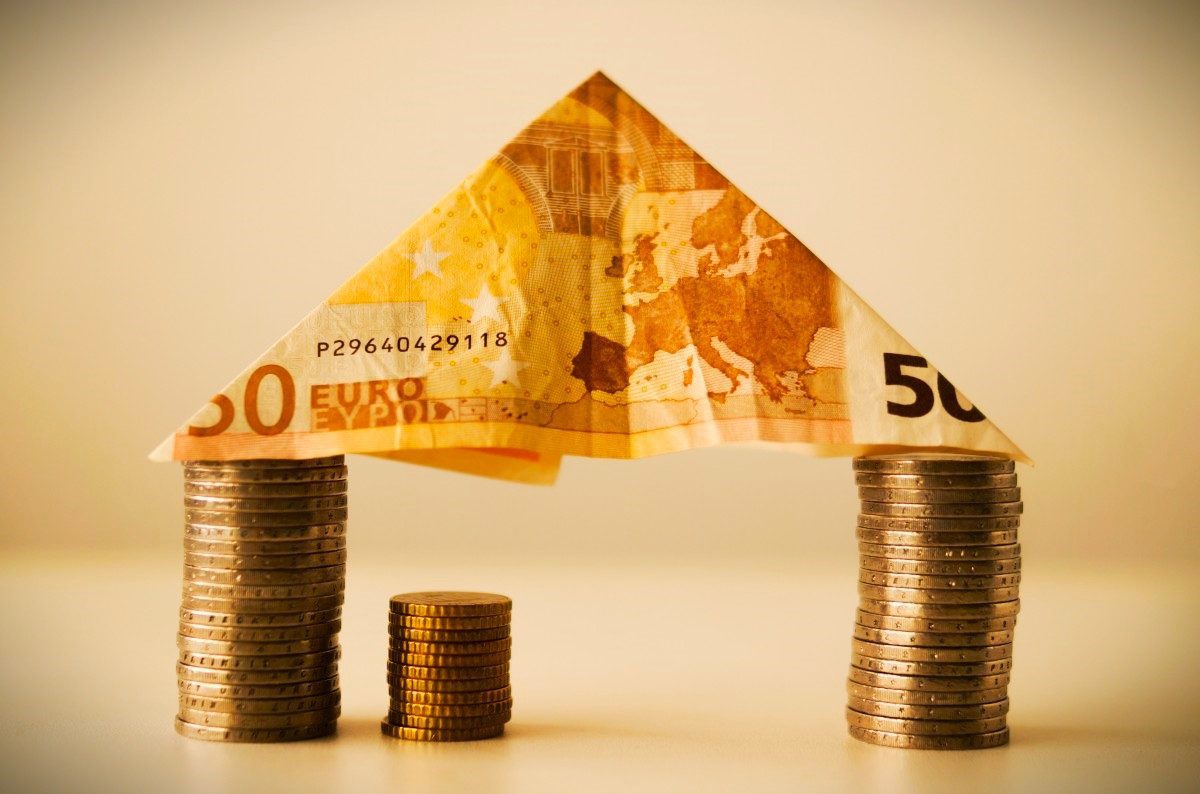 Lani je bil primanjkljaj v proračunu RS manjši od predvidenega 