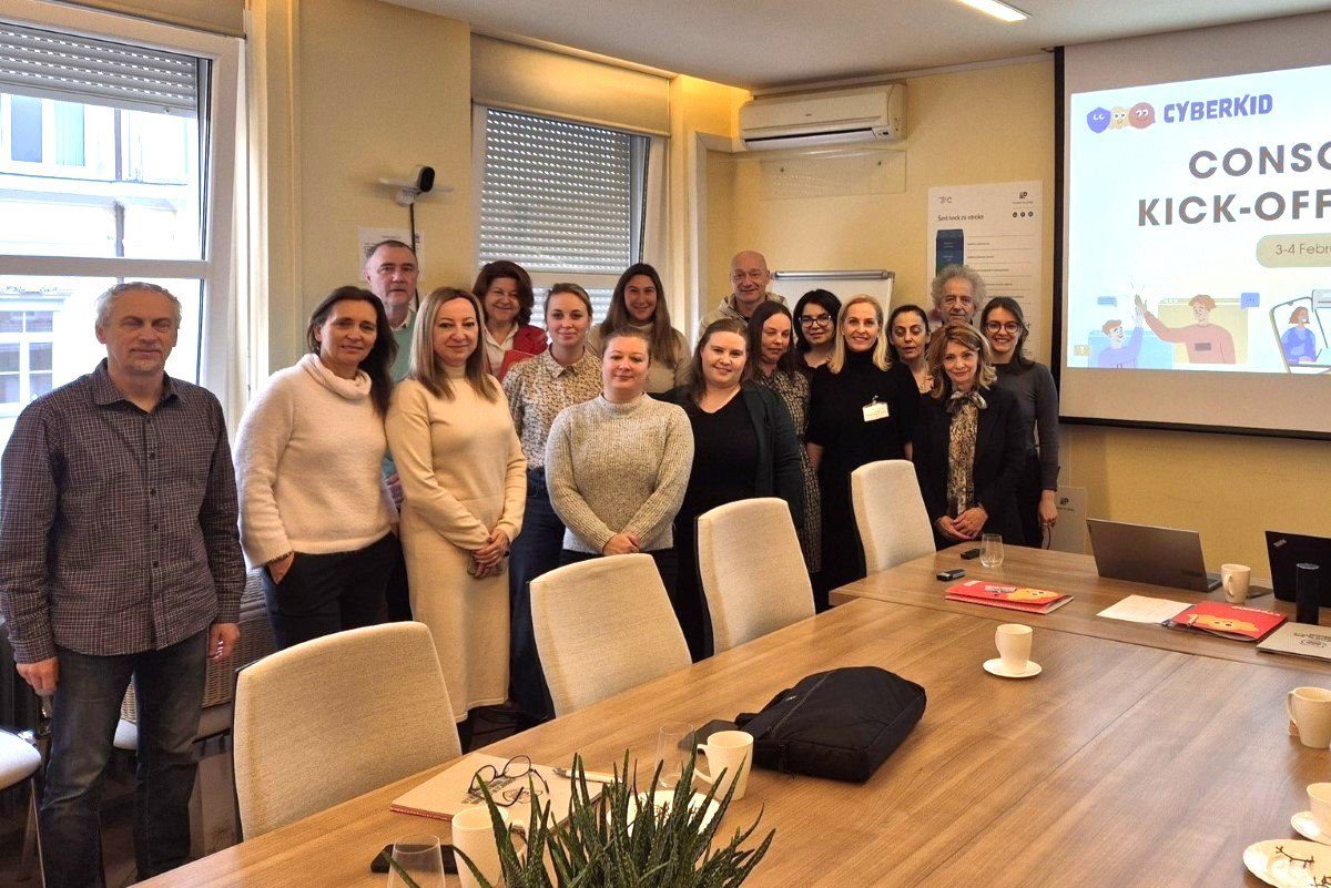 Projekt Cyberkid in soustvarjanje varnega digitalnega okolja za otroke 