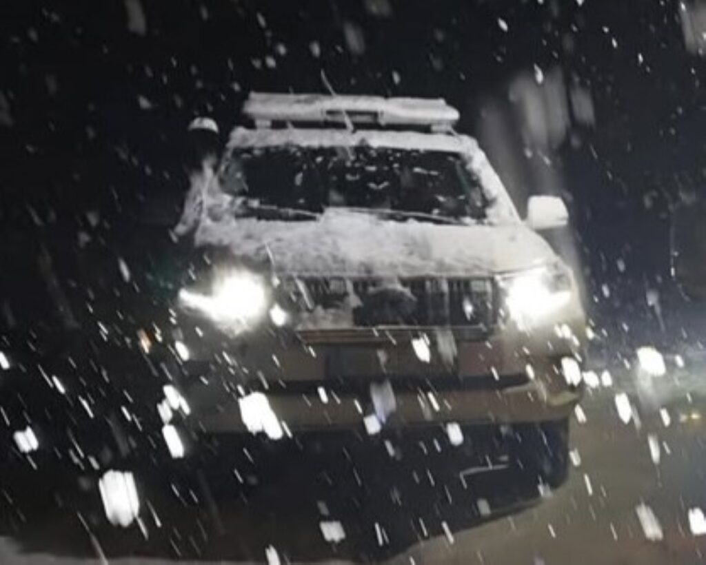 Vremenska fronta je povzročila nevarnosti v gorah in ob morju 