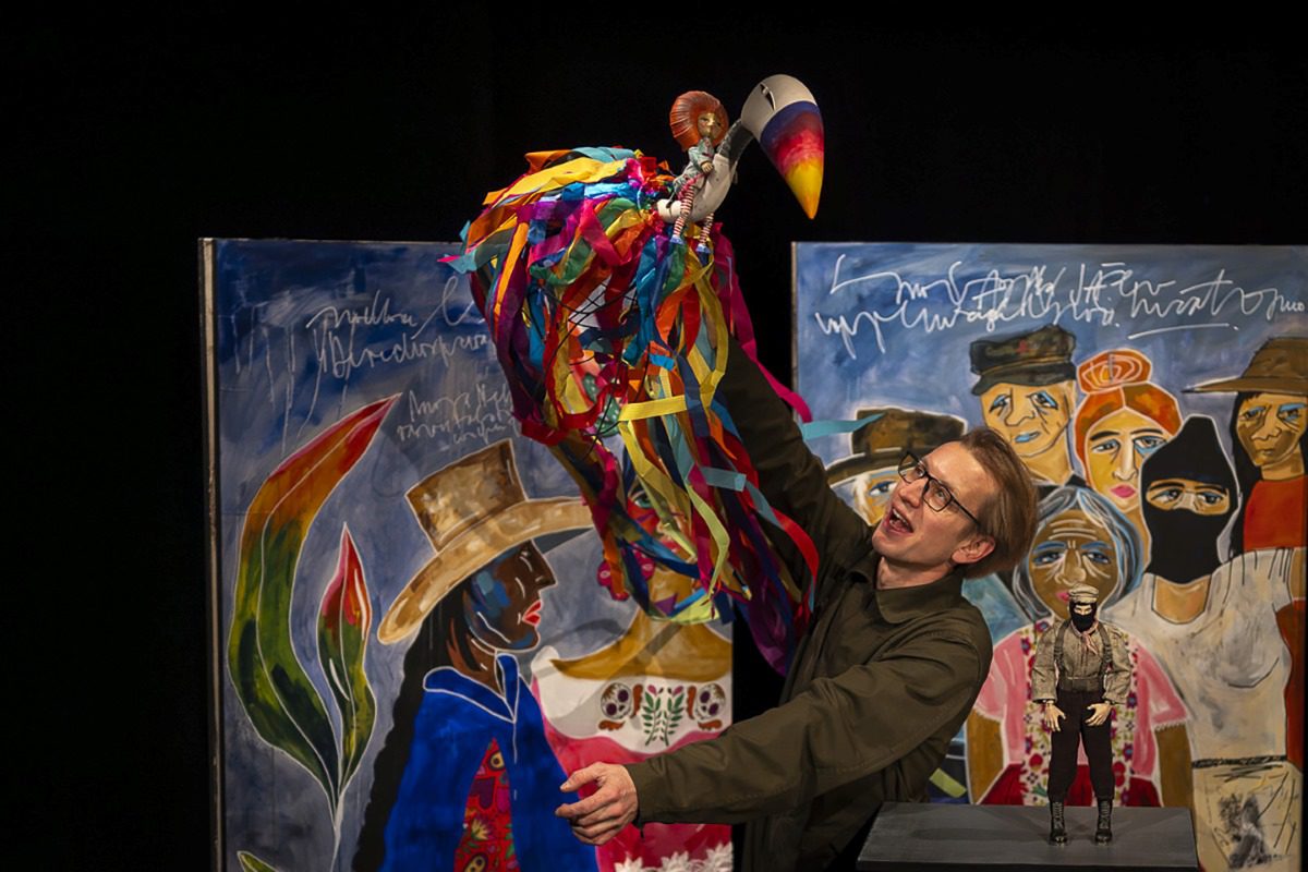 Na odru SMG predstavi Daria Foja in Subcomandanta Marcosa