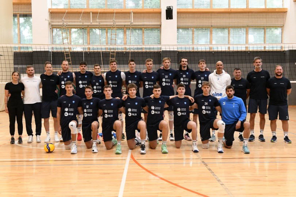 Po odbojkarjih je priprave pričela tudi ženska reprezentanca