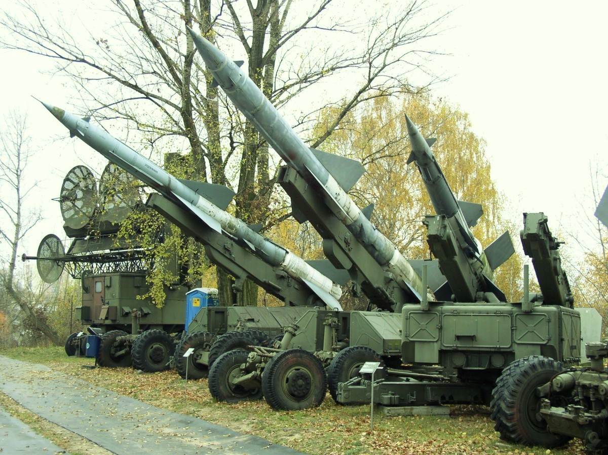Rusija vadi za atomsko vojno, EU zbira predloge za izredne razmere