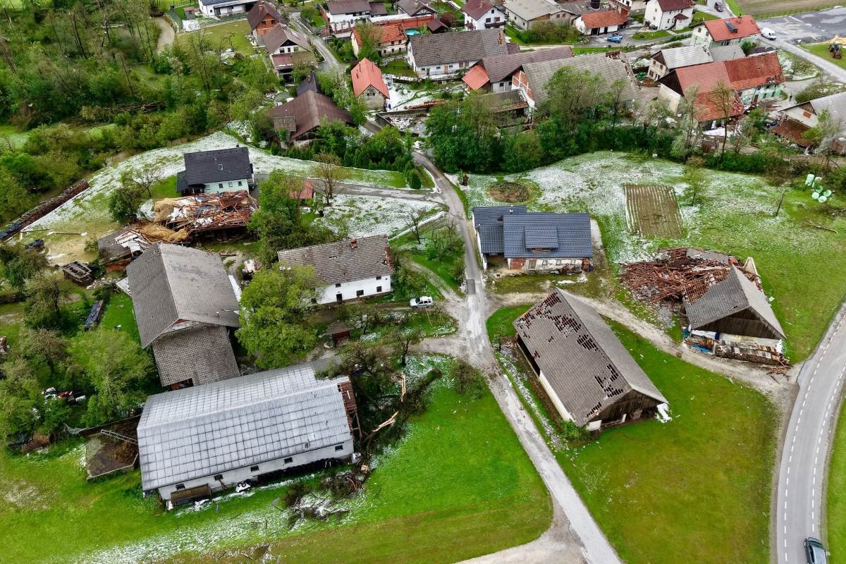 Rdeči križ Slovenije zbira pomoč za žrtve katastrofalne nevihte