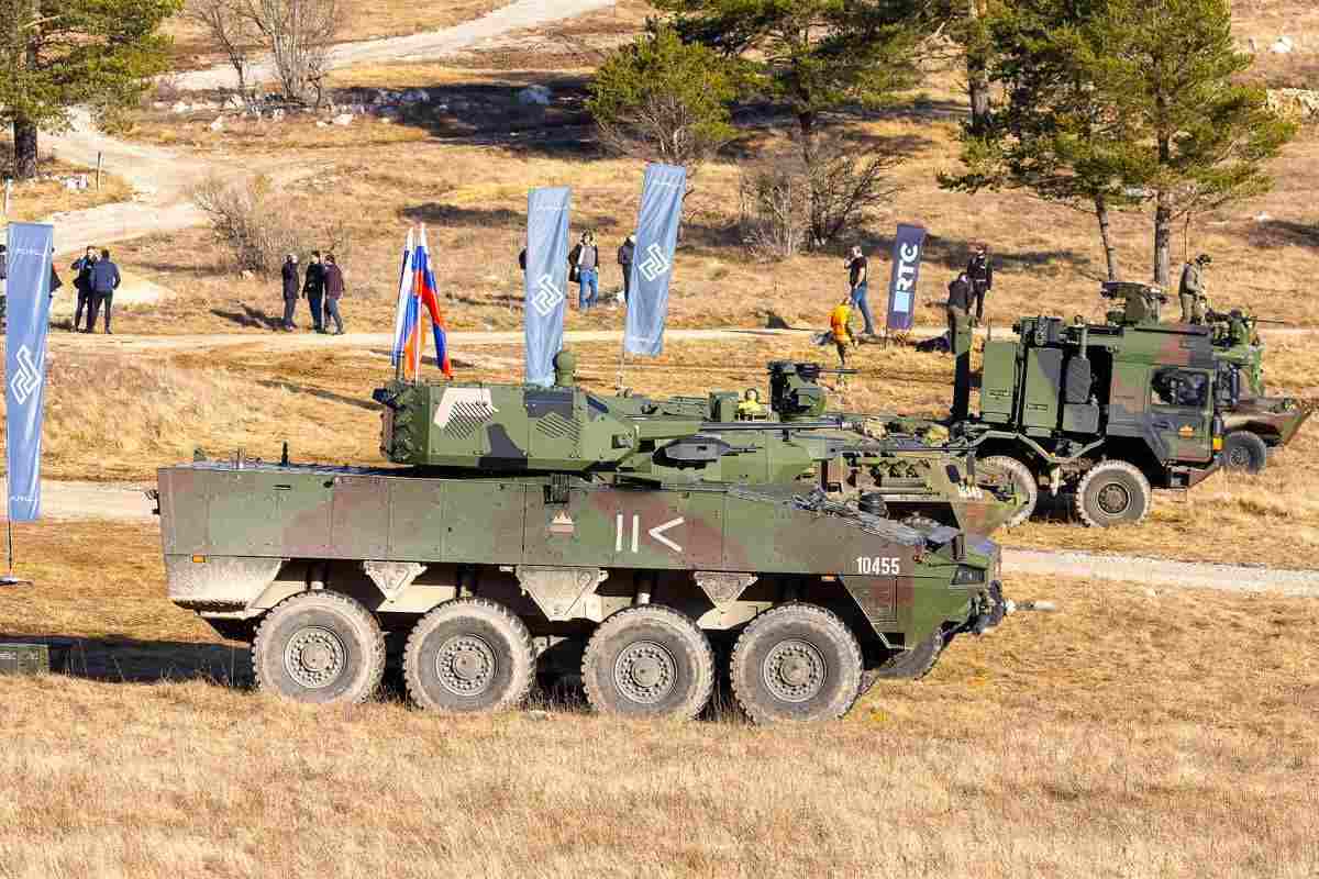 Slovenija bo pospešila svoja vlaganja v obrambno industrijo