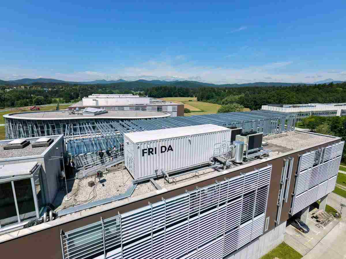 Zagon nove domače superračunalniške infrastrukture FRIDA