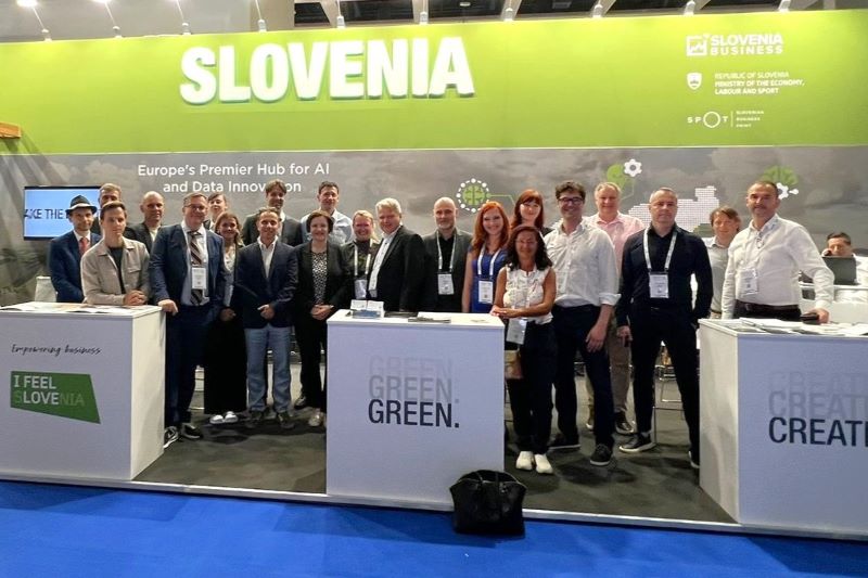 Slovenska podjetja sledijo trendom digitalizacije in uporabe UI 