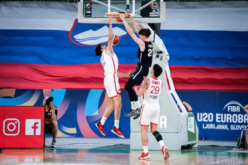 Slovenske mlade reprezentance napadajo medalje 