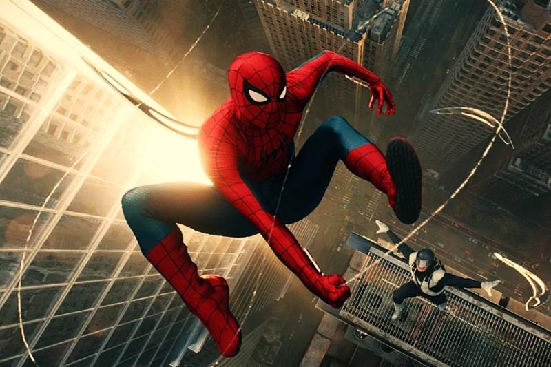 Spider-man se vrača reševati svet, ki je že pozabil nanj