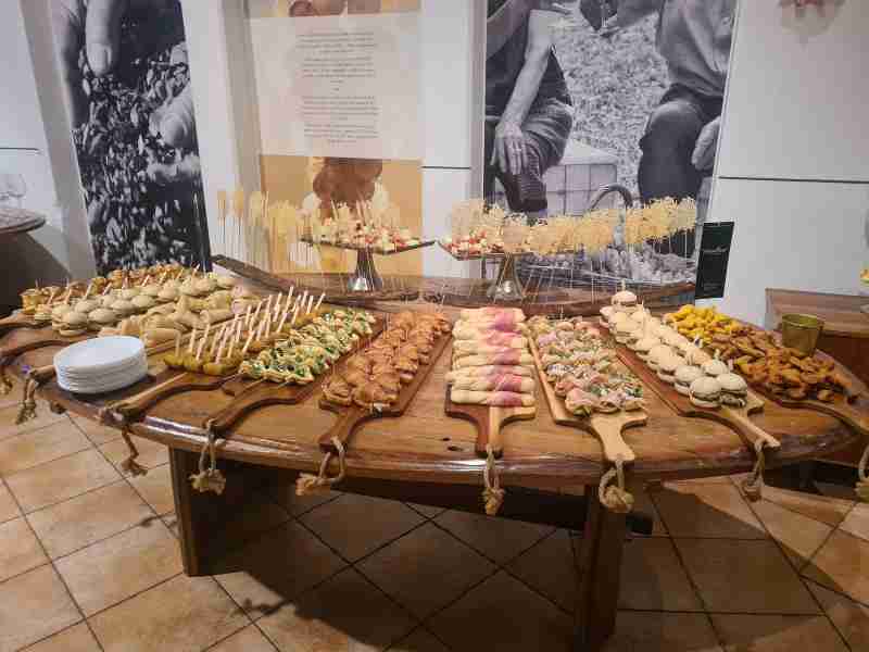 catering za 50 gostov primer menija in stroskov vilinski vrt 1