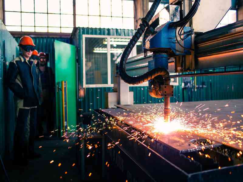 Koliko stane CNC avtomatizacija? Investicija v sodobnejšo proizvodnjo 1 koliko stane cnc avtomatizacija