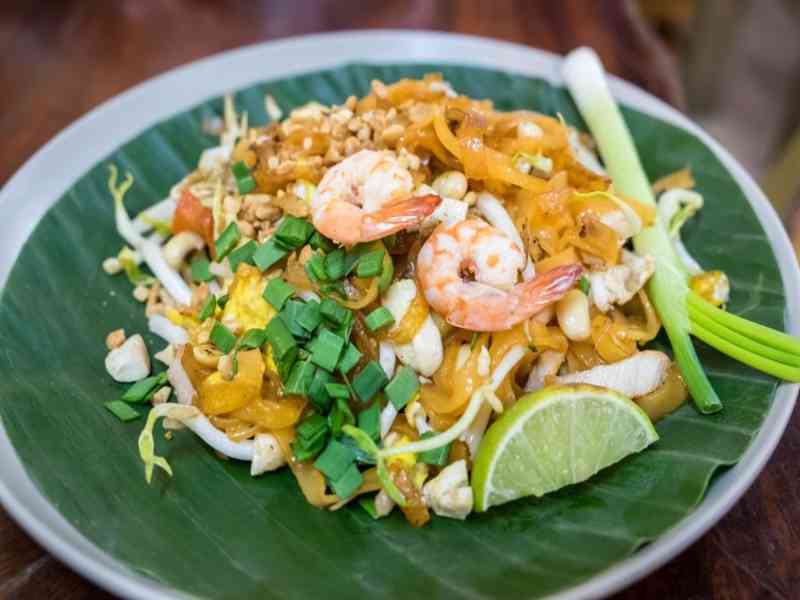 Originalni Pad Thai recept: pripravite priljubljeno tajsko jed tudi doma 3 originalni pad thai recept tajska jed 2