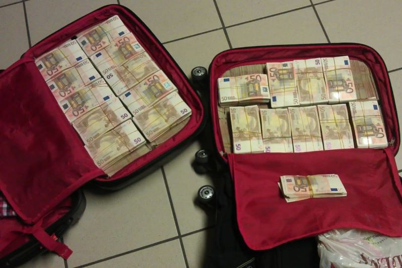 Ilegalno mednarodno finančno mrežo so imenovali kar Dubajska banka