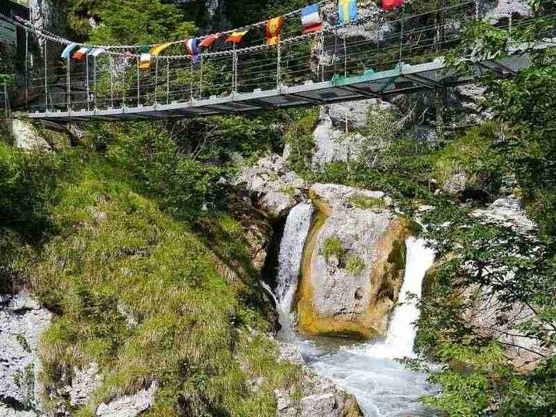 cepska soteska ljubelj trije slapovi viseci most