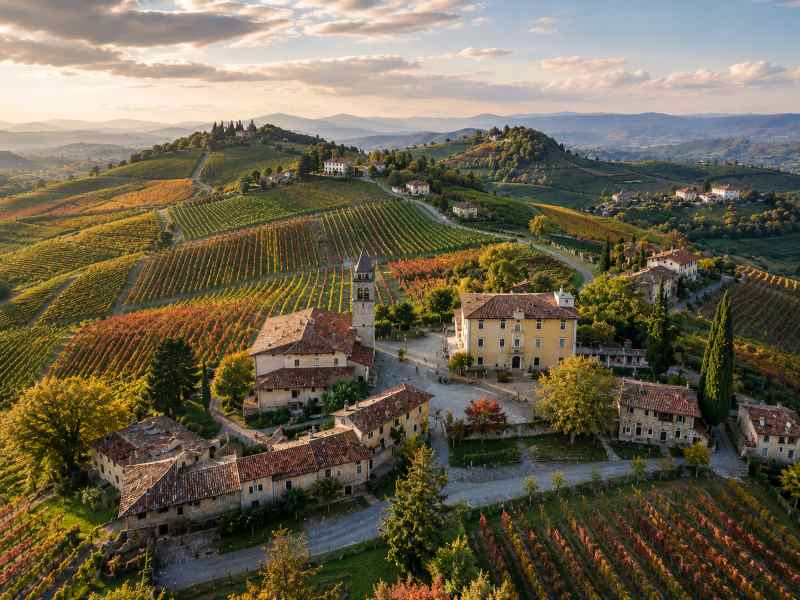 Pozabite na Jadran: Tik ob Sloveniji se skriva ugoden italijanski biser za jesen 1 collio italija jesenski oddih