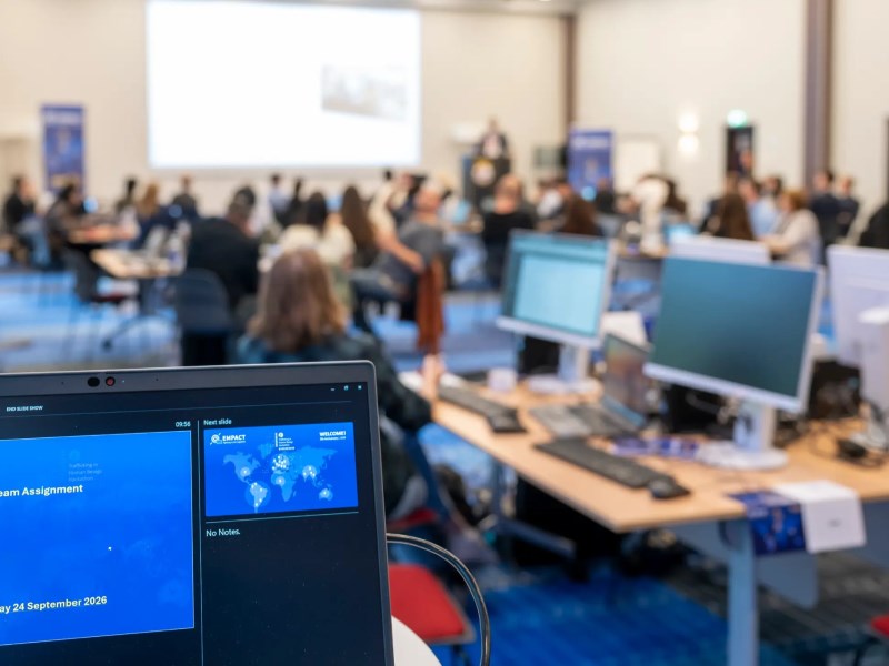 Od spolnega izkoriščanja do nadomestnih mater in trgovine z organi