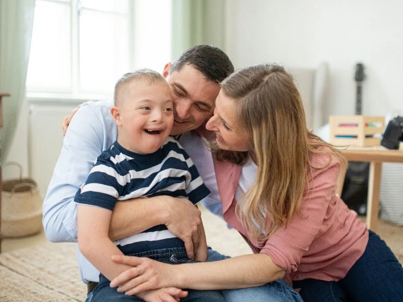 Otroci z Downovim sindromom: Kakšno pomoč lahko dobijo družine? 1 otroci z downovim sindromom pomoc druzinam slovenija